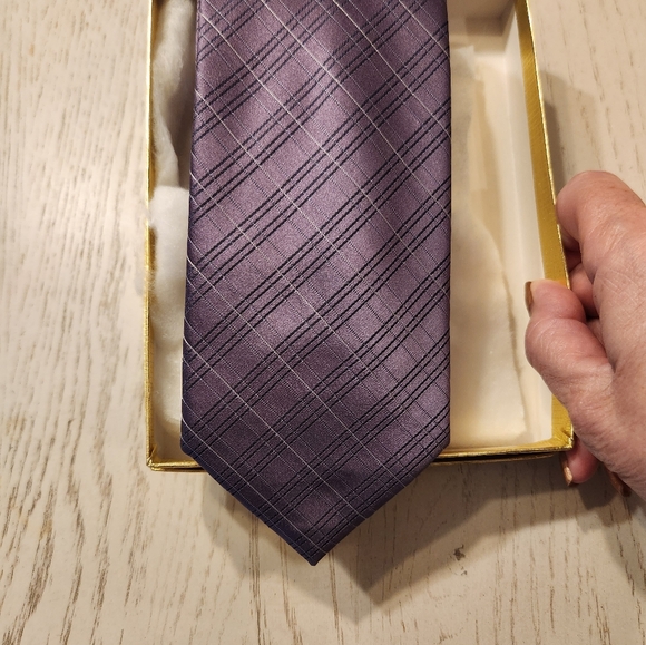 Calvin Klein Tie Never Worn - Picture 2 of 6